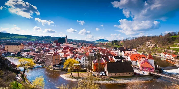 Romantické jaro pro 2 v Českém Krumlově se snídaní a lahví sektu