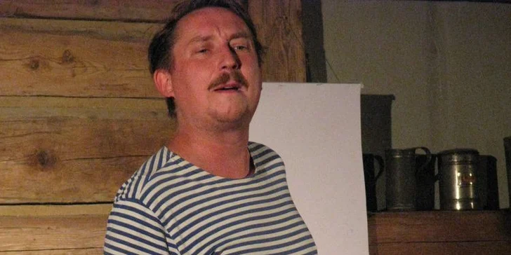 Vstupenka na představení: Pokus o vytvoření osobnosti ze sebe sama