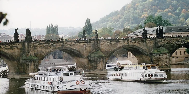 Vánoční plavba centrem Prahy včetně občerstvení a živé hudby