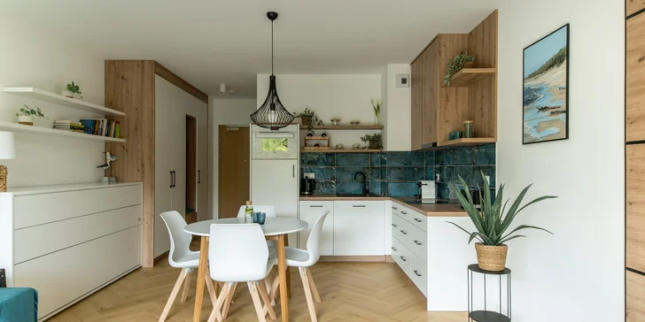 Všechny zahrnují vybavený kuchyňský kout (na fotce apartmán pro 3 osoby). 