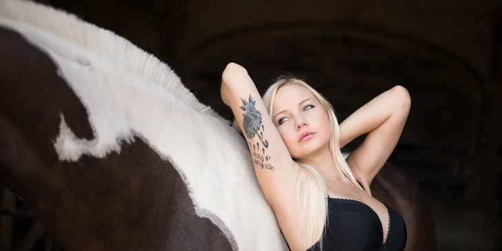 Luxusní portréty, boudoir, glamour i business foto
