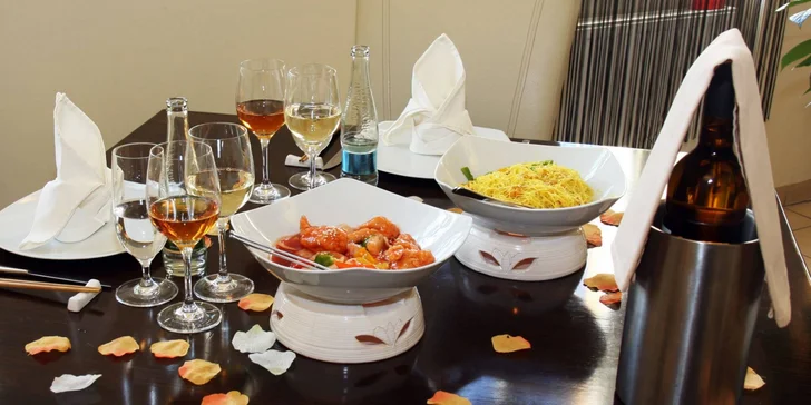 Exotické hongkongské menu o čtyřech chodech pro dva