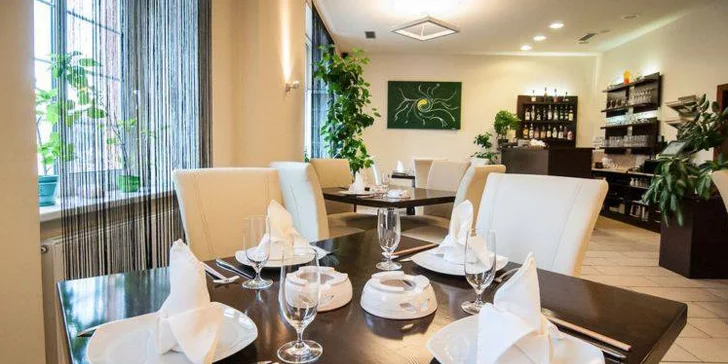 Exotické hongkongské menu o čtyřech chodech pro dva