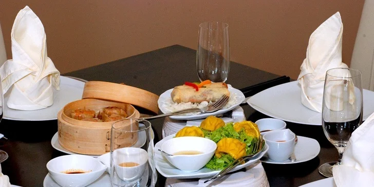 Exotické hongkongské menu o čtyřech chodech pro dva