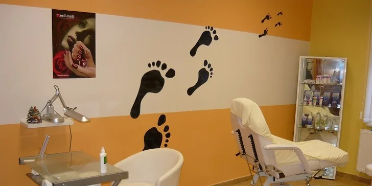 Medicinální pedikúra nebo manikúra s UV gel lakem