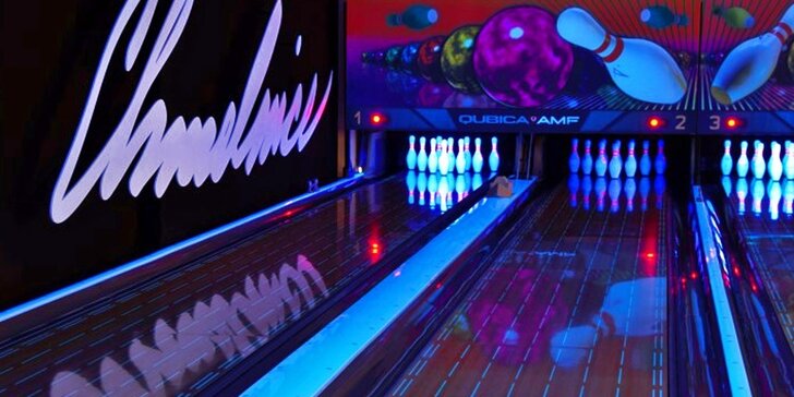 Hodina bowlingu a kuřecí stripsy v Bowling Baru Chmelnice