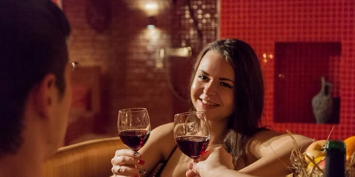 Hodinový relax pro dva v pivních a vinných lázních Pramen