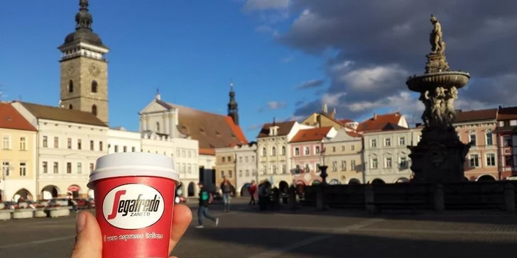 Míchané vajíčka s kávou pro dvě osoby