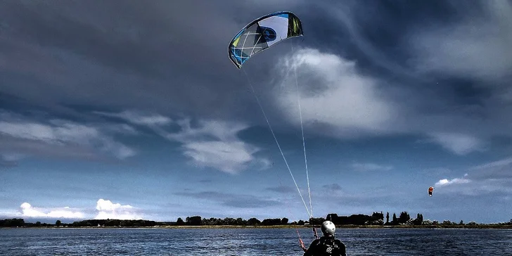 Kurz snowkitingu, landkitingu nebo kiteboardingu pro jednoho