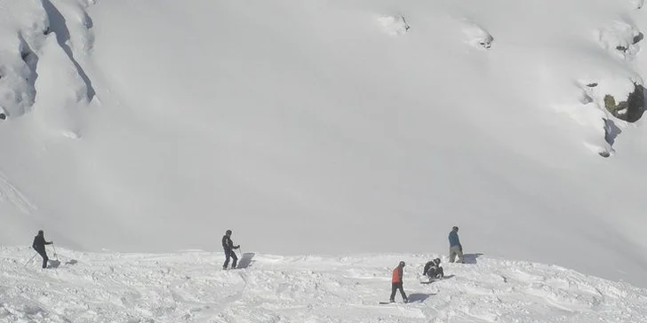 Servis lyží či snowboardu