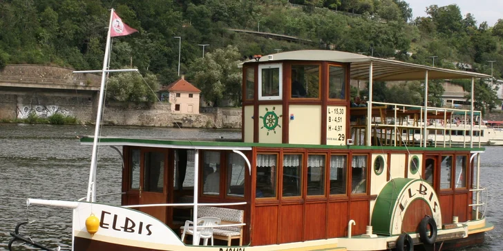 Vyhlídková plavba centrem Prahy včetně nápoje