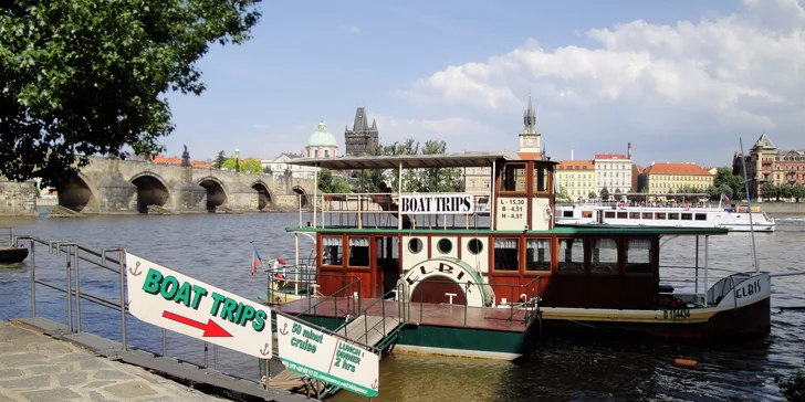 Vyhlídková plavba centrem Prahy včetně nápoje