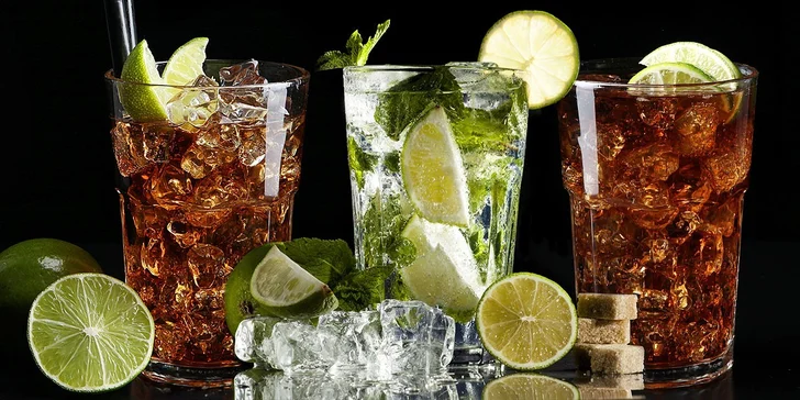 Míchaný drink pro partu 6 kamarádů ve stylovém music klubu na Starém městě