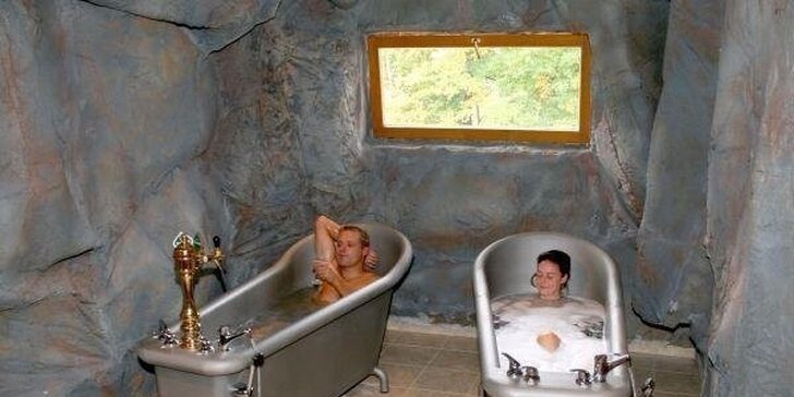 Romantický či rodinný pobyt se saunou, koupelí, masáží i návštěvou minizoo