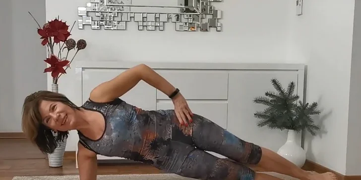 Darina Szabová je trénerka pilatesu, fitness a pohybovej rehabilitácie s 43‑ročnou praxou.