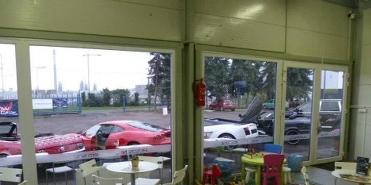 Projeďte se autem snů: 20minutová jízda včetně paliva a pojištění