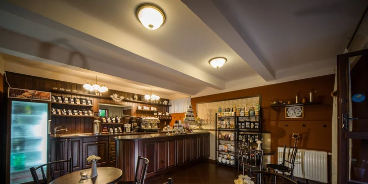 Božsky voňavá cappuccina a minerální vody v Cafe Delux