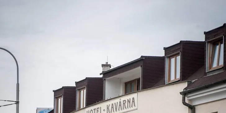 Božsky voňavá cappuccina a minerální vody v Cafe Delux