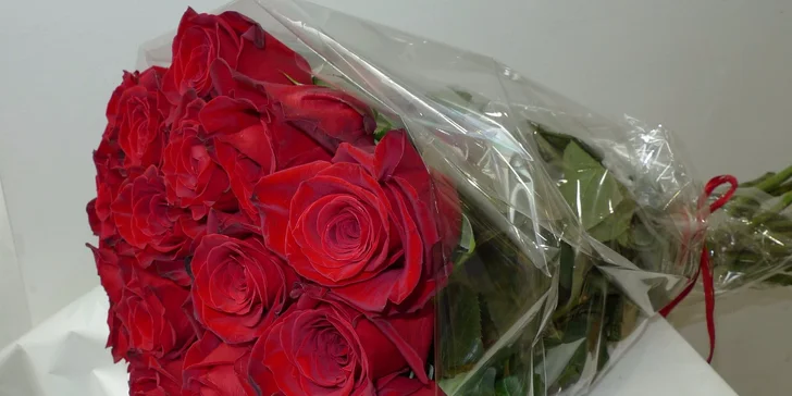 Puget 7 až 25 extra velkých červených růží z Ekvádoru