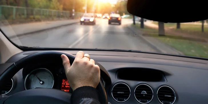 Kurz bezpečné jízdy – jeden den teorie a jízdy a odečtou vám 3 body