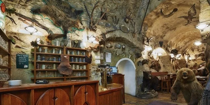 Měšťanský pekáč plný masových specialit v restauraci U Zlaté konvice