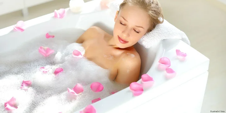 Relaxační koupel dle výběru s masáží zad a šije