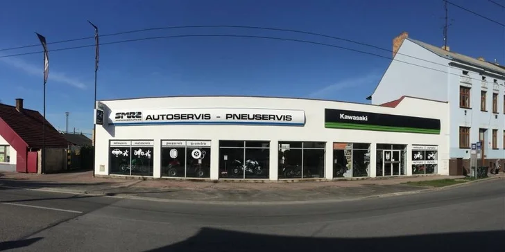 Zimní prohlídka automobilu s přezutím kol