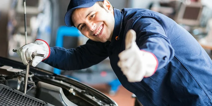 Zimní prohlídka automobilu s přezutím kol