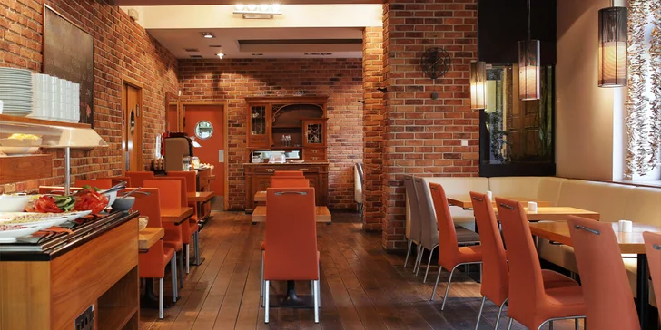 V holešovickém Salut restaurantu si na začátek dne rozhodně stěžovat nebudete.