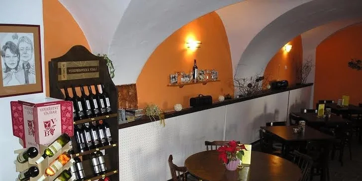 Degustace vína pro dva včetně drobného občerstvení