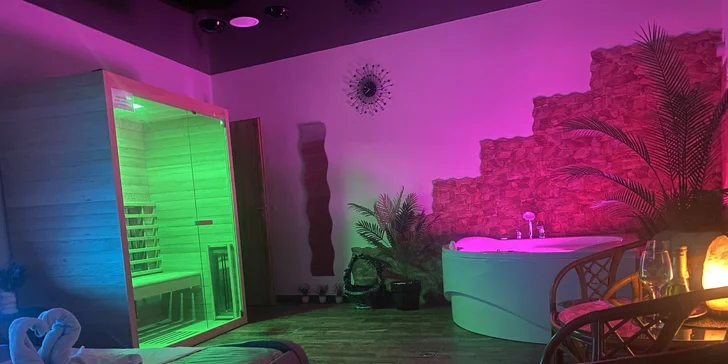 Ve wellness je také infrasauna.