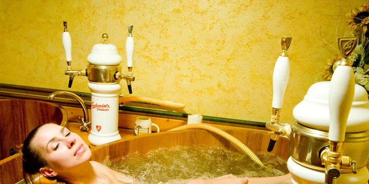 V hotelových pivních lázních si můžete dopřát výjimečné pivní, slámové a mléčné procedury s léčivými účinky, novinkou je dubovo-levandulová BBB procedura.