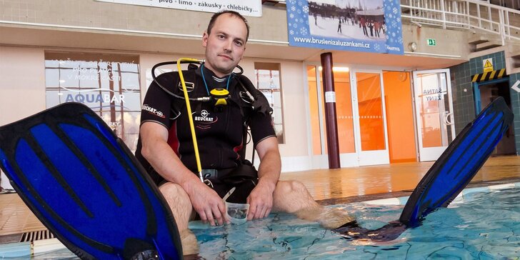 Potápěčem na zkoušku – potápění s instruktorem v bazénu včetně fotografií