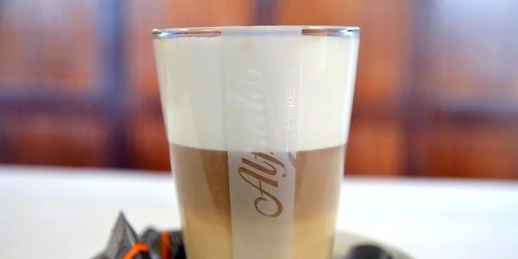 Káva a dort dle výběru pro dva v tradiční a stylové Kavárně Obecní dům