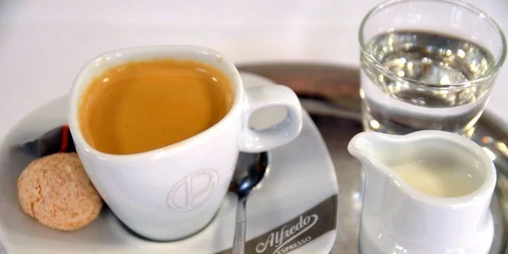 Káva a dort dle výběru pro dva v tradiční a stylové Kavárně Obecní dům