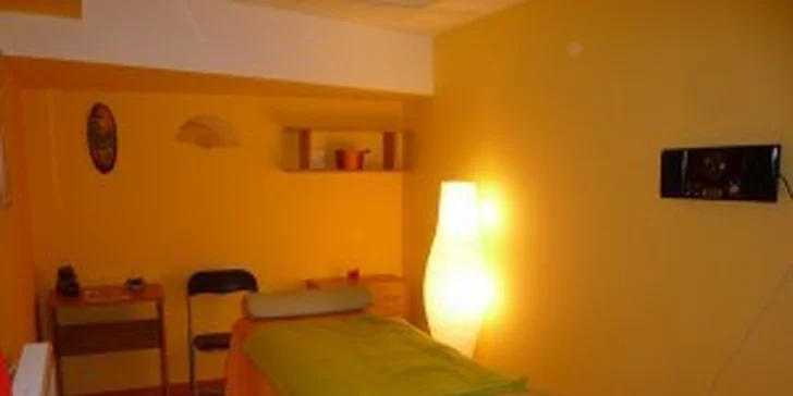 Kosmetické ošetření, manikúra a pedikúra včetně lakování nehtů