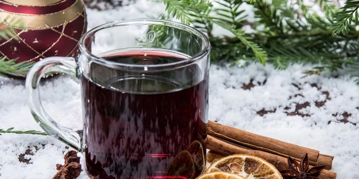 Adventní plavba Prahou vč. možné večeře při svíčkách, 2 děti do 120 cm zdarma