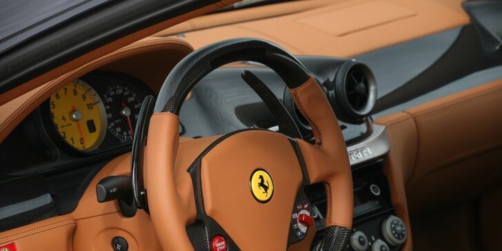 Jízda v Lamborghini LP560-4 a Ferrari 599GTB včetně paliva
