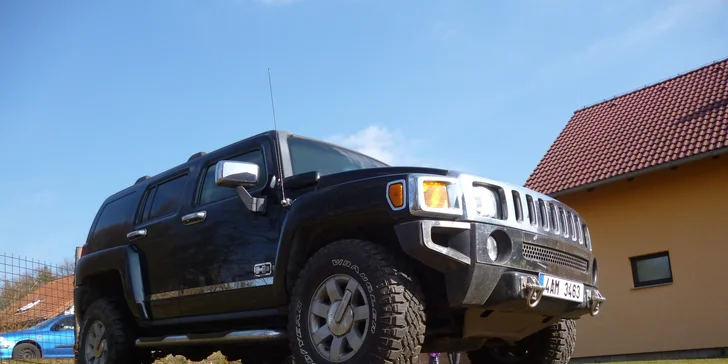 Za volantem Hummeru H3 – adrenalinová jízda divokým terénem