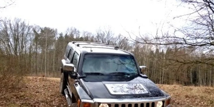 Za volantem Hummeru H3 – adrenalinová jízda divokým terénem