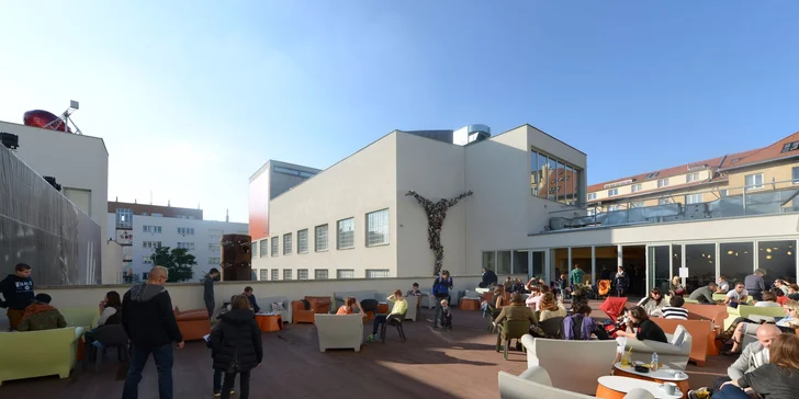 Darujte kulturu: vstupenky i roční permanentky do Centra DOX