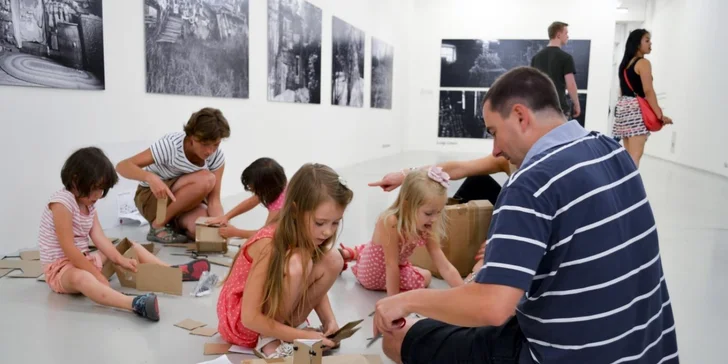 Darujte kulturu: vstupenky i roční permanentky do Centra DOX