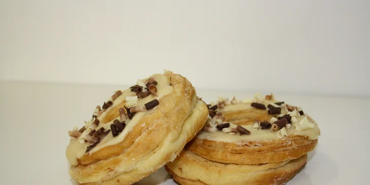 Cronut si můžete vybrat z 5 fantastických příchutí. 