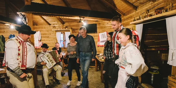 Malá škola ľudového tanca.