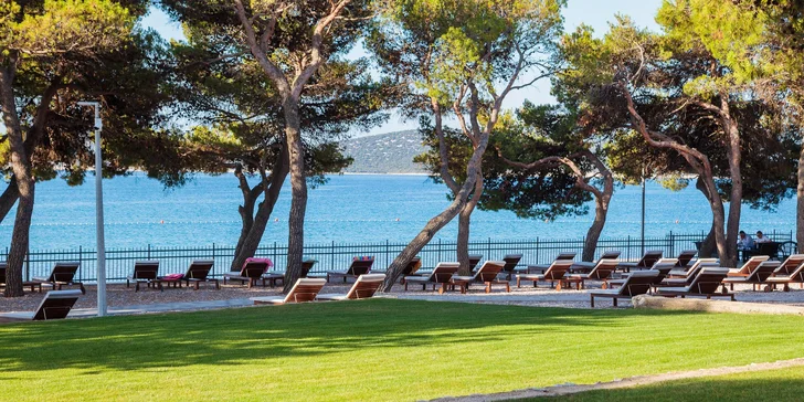Mesto Vodice je preslávené svojimi plážami a priezračným morom.