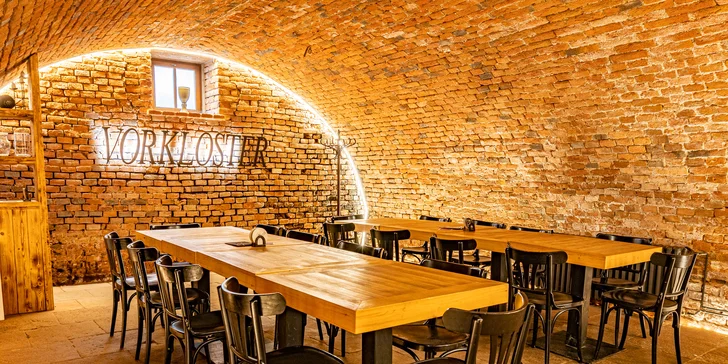 Čeká na vás v historické pivnici Klášterního pivovaru Porta Coeli (Předklášteří u moravského Tišnova). 