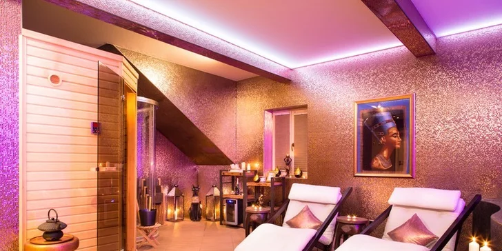 1 nebo 2 hodiny v privátním wellness a případně lahev sektu pro pár