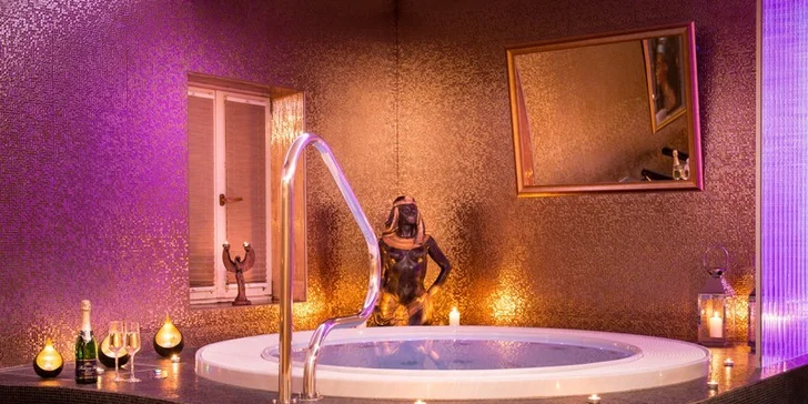1 nebo 2 hodiny v privátním wellness a případně lahev sektu pro pár