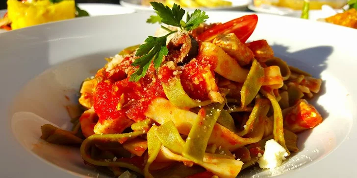 Těstoviny, pizza, rizoto nebo salát pro dva milovníky italské kuchyně