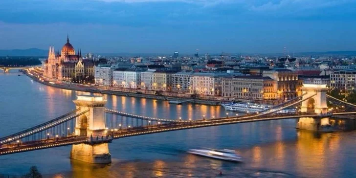 Adventní Budapešť & termální lázně s ubytováním v centru města